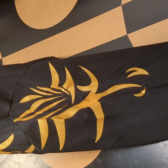 Men's Long Sleeve Lion Shirt - Picture 4 of 6